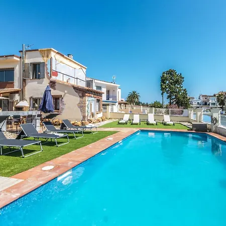 Сasa de vacaciones 5 Habitaciones, 3 Banos, Piscina Privada, Amarre 15m *