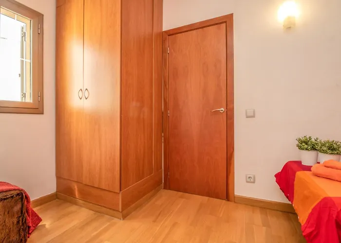 5 Habitaciones, 3 Banos, Piscina Privada, Amarre 15m *