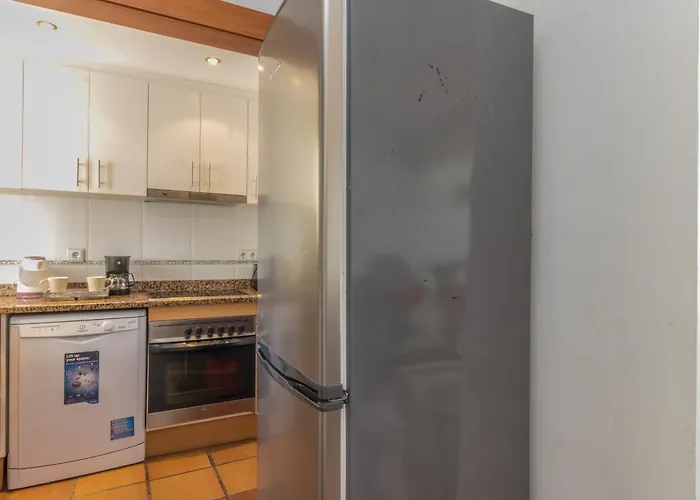 5 Habitaciones, 3 Banos, Piscina Privada, Amarre 15m * Empuriabrava